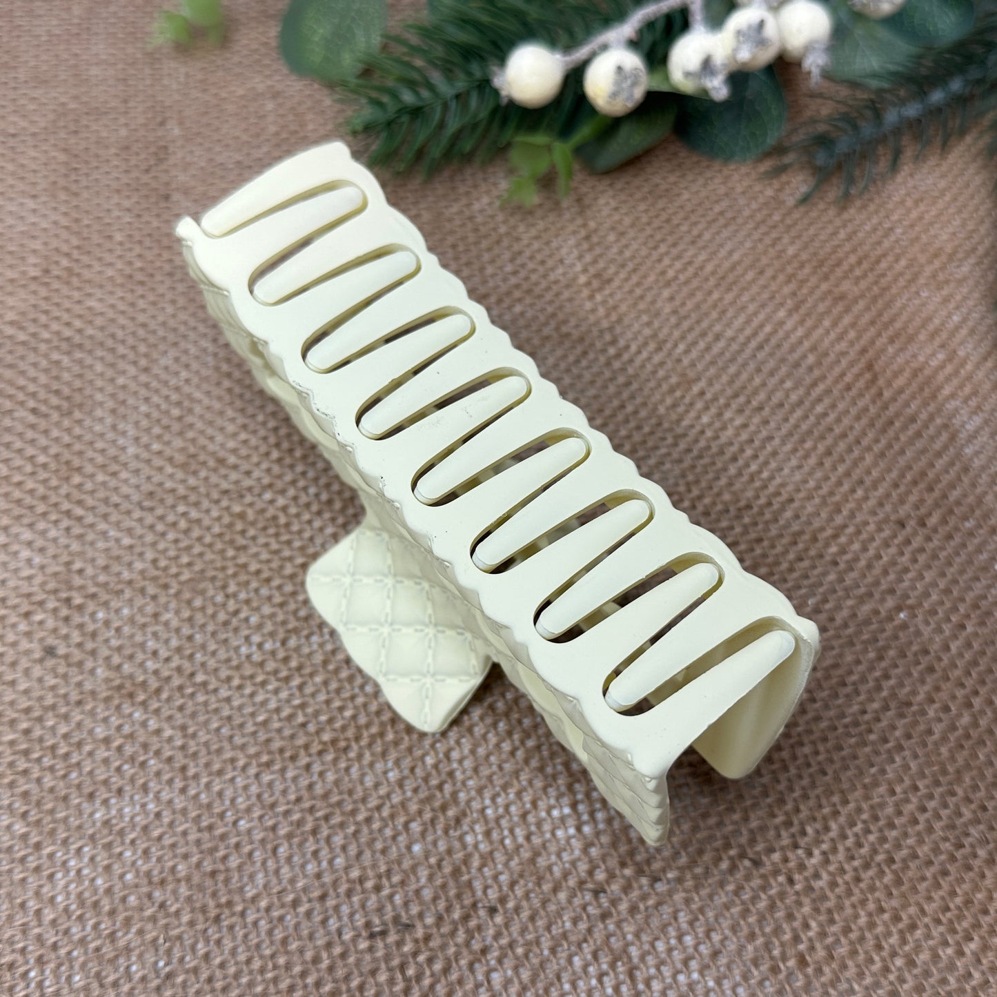 hair claw clip accessory