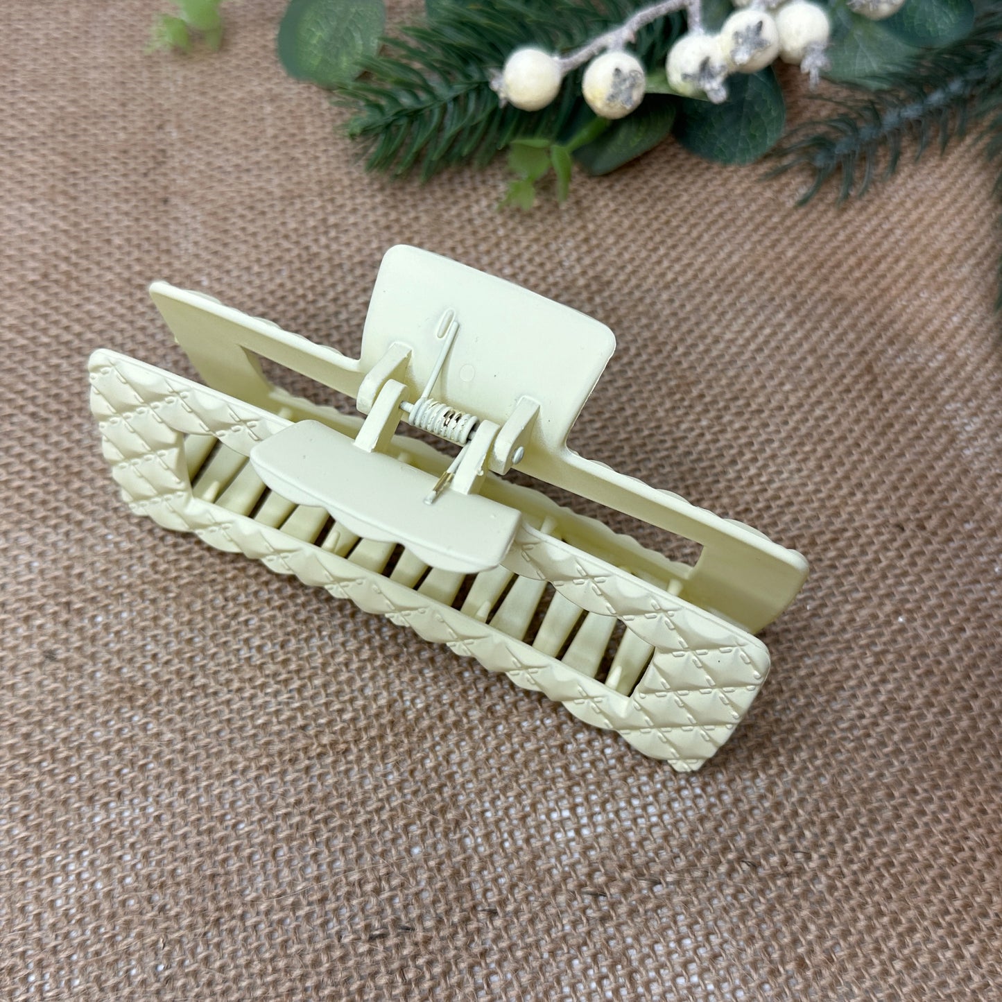 hair claw clip accessory